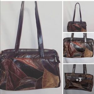 Vintage purse in excellent condition.